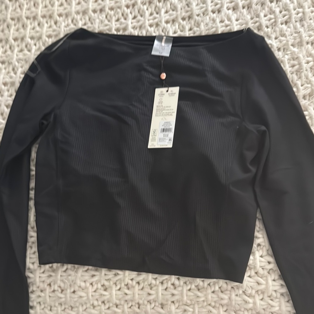 Black Fitted Crop Long Sleeve Blouse